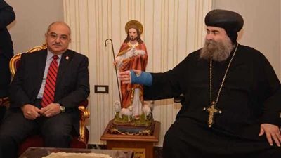 رئيس جامعة أسيوط يهنئ الأخوة الأقباط بعيد الميلاد المجيد..(صور)