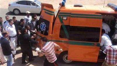 إصابة شخصين إثر انقلاب سيارة بالطريق الدولي الساحلي بالبحيرة