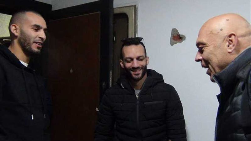 جلسة تعارف بين خالد