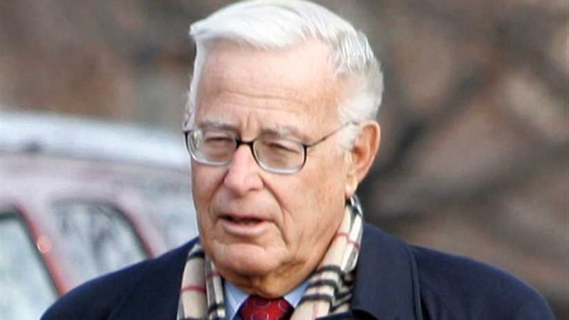 وفاة وزير الدفاع