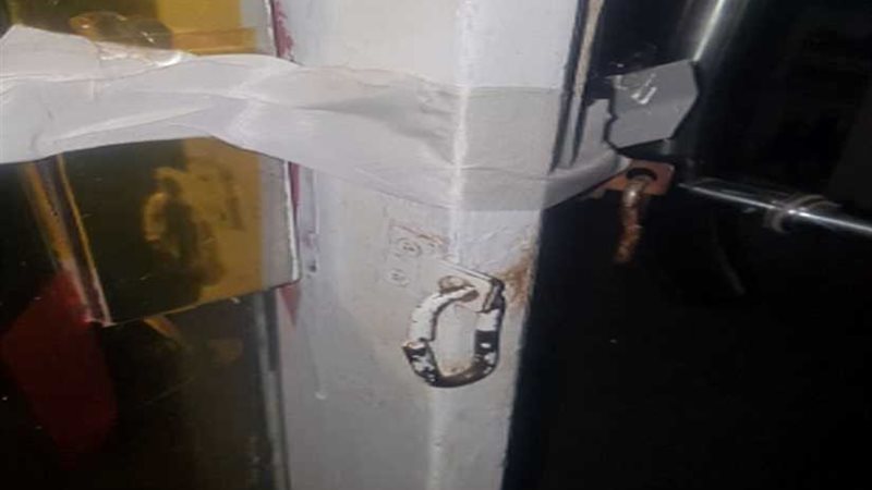 تشميع 6 صيدليات وضبط