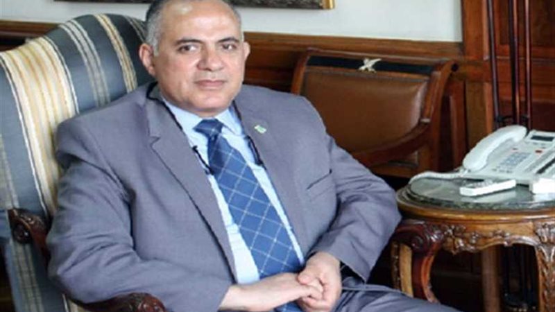 وزير الري يستعرض