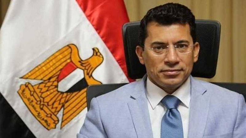 وزير الرياضة يحضر