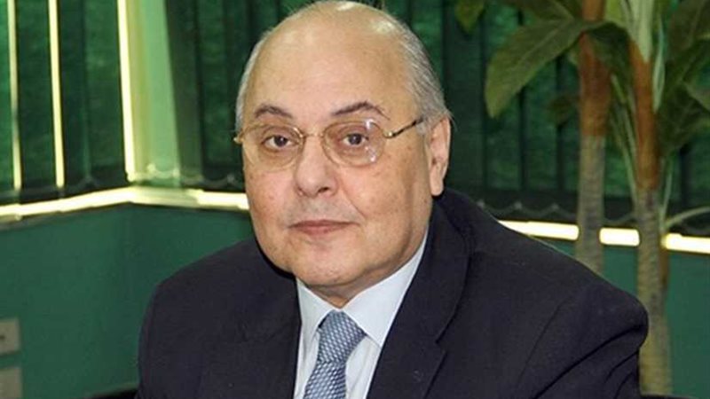 عادل عصمت متحدثًا