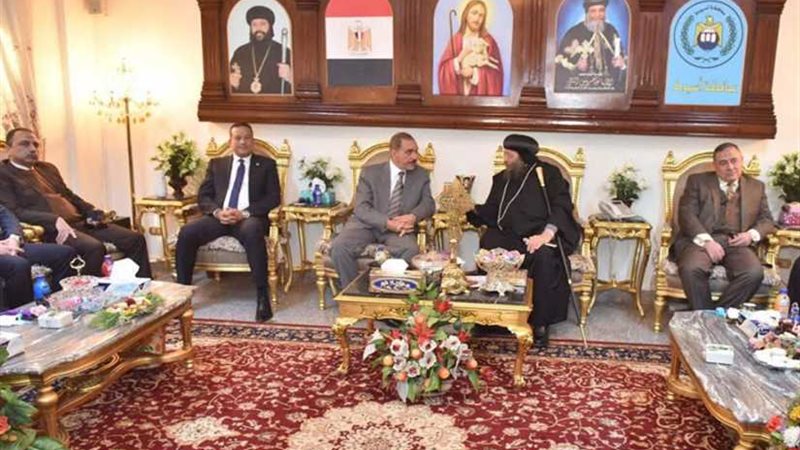 محافظ أسيوط يزور