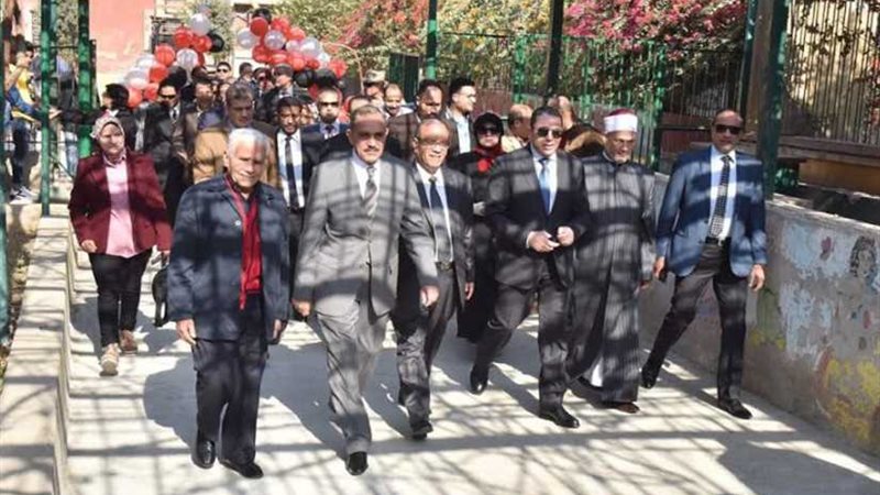 محافظ أسيوط يزور