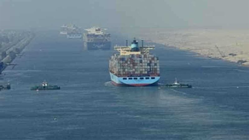 عبور 57 سفينة المجرى