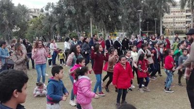 الأطفال يحتفلون بعيد الميلاد في مركز الحضارة