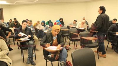 إجراء أول اختبار تحريري في تاريخ 