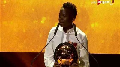 الجنوب إفريقيه ثيمبي جاتلانا تتوج بجائزة أفضل لاعبة في إفريقيا