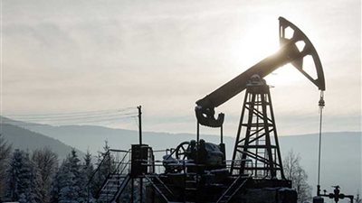 النفط يرتفع ويسجل أطول سلسلة مكاسب في 18 شهراً