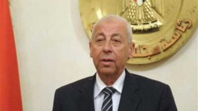 محافظ أسوان يوجه رؤساء المركز والمدن بالاستجابة لمشاكل المواطنين