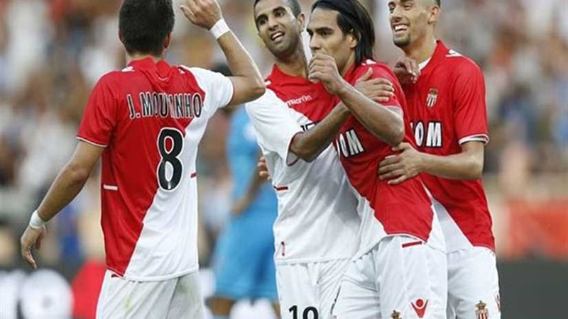 موناكو يتأهل إلى