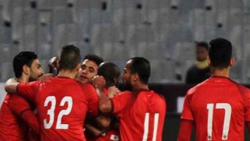 الأهلي يتخطى عقبة