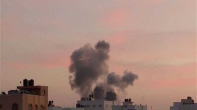 طائرات الاحتلال الإسرائيلي تقصف مرصدا للمقاومة الفلسطينية شرق غزة