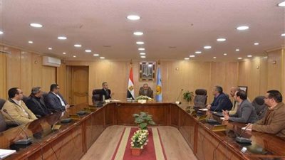 البدء في إنشاء مركز معلومات مرافق أسيوط باستخدام 