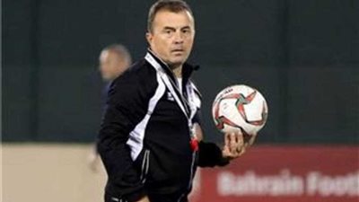 الاتحاد الآسيوي لكرة القدم يعاقب مدرب لبنان لانتقاده للتحكيم