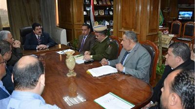 القليوبية تبحث إنشاء مشروع النقل الجماعي لسد العجز في خطوط السرفيس