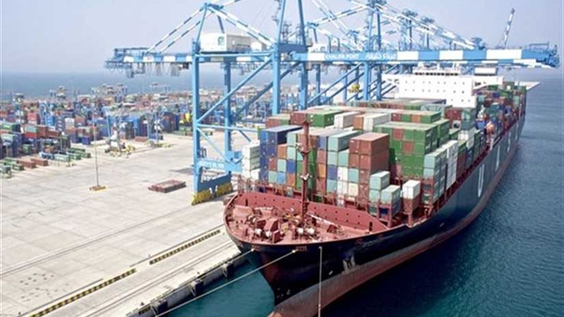 تداول 30 سفينة حاويات