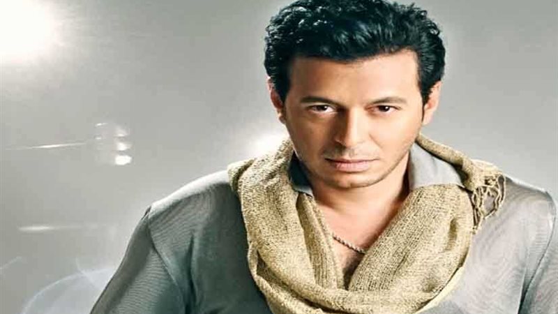 مصطفى شعبان ينفي