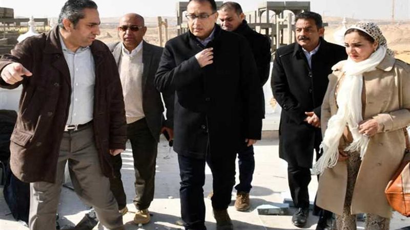 رئيس الوزراء يشهد