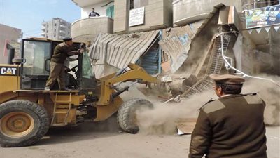 تنفيذ 5 قرارات إزالة لتعديات على أملاك دولة وخط تنظيم ومصرف زراعي بالقوصية.. (صور)