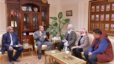 محافظ أسيوط يلتقي نائب وزير التضامن الاجتماعي لبحث تنفيذ برامج مبادرة 