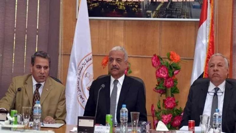 محافظ السويس : 8