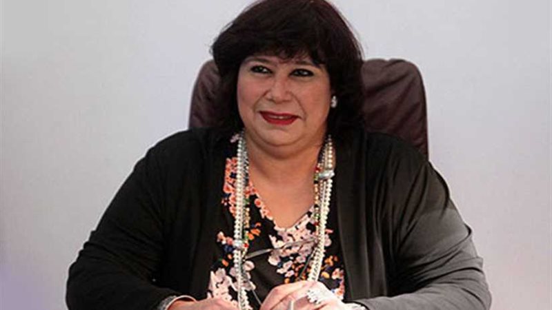 النقاش وتبادل الخبرات