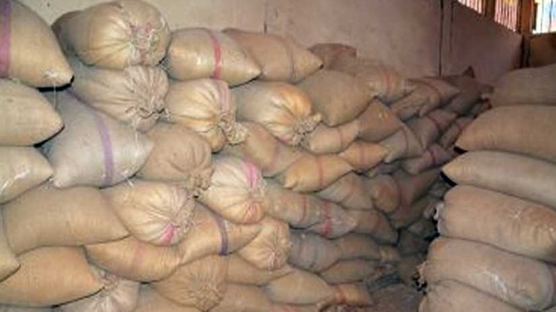 ضبط سيارتين محملتين