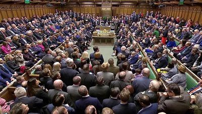 حكومة ماي تنجو من سحب الثقة