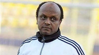 إسماعيل يوسف يؤازر لاعبي الزمالك قبل مواجهة اتحاد طنجة