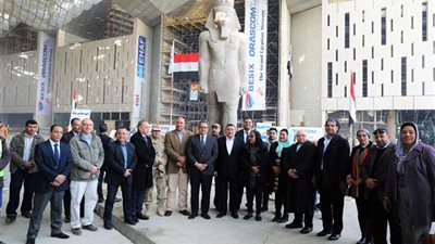 وزير الآثار يتابع مستجدات العمل بالمتحف المصري الكبير