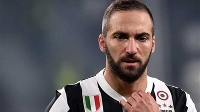 الصحف الإيطالية تبرز رحيل هيجواين من ميلان إلى تشيلسي