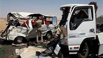 تصادم سيارة نقل بقطار في محطة شبين القناطر