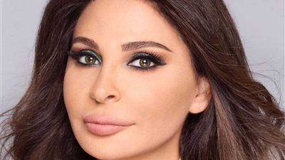 إليسا تتعرض لموقف محرج على مسرح أحد الفنادق الكبرى فى القاهرة (فيديو)