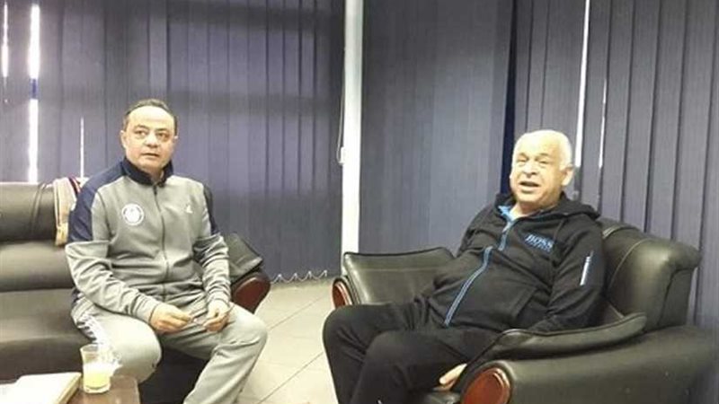 فرج عامر يقبل إستقالة