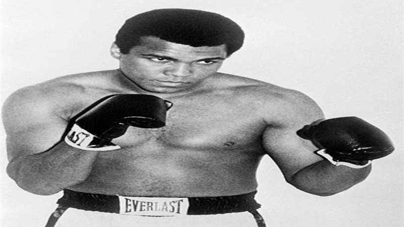 اسم كلاي على مطار