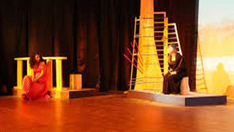 فنانة شهيرة تعتزم