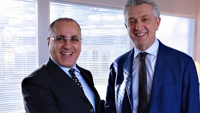 الكويت تتبرع بخمسة