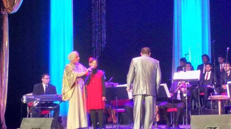 فرح تخطف الأنظار