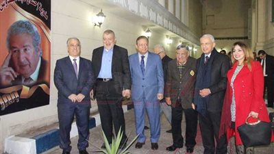 بدء توافد الحضور لاحتفالية مئوية إحسان عبد القدوس بـ 