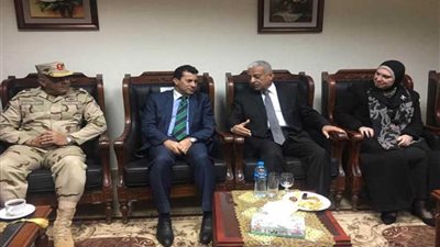 وزير الشباب والرياضة يصل السويس لتفقد الاستاد.. ويشهد افتتاح مؤتمر المشروعات الصغيرة