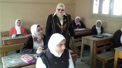 وكيلة تعليم كفر الشيخ تتفقد لجان الامتحانات