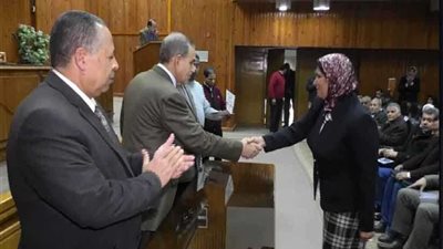 محافظ أسيوط يواصل لقاءته الدورية بالمواطنين