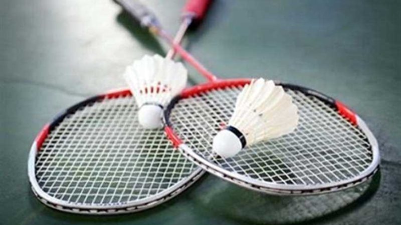 ‎الريشة الطائرة يطلب