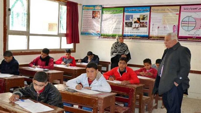 طلاب الشهادة الإعدادية