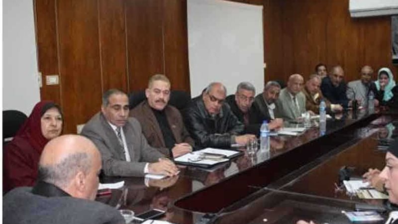 الشناوي يلتقي يستعرض