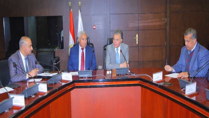 وزير النقل ومحافظ