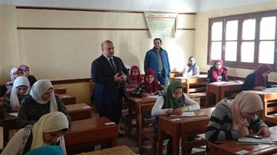 وكيل تعليم الدقهلية يتفقد امتحانات الإعدادية